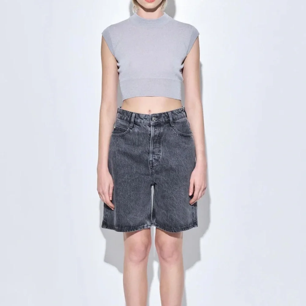 DE ROCOCO MID RISE WIDE LEG DENIM BERMUDA SHORTS GRAY 26
